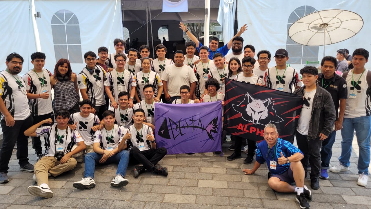 *Ganan estudiantes de la UPV medalla de plata en Torneo Mexicano de Robótica