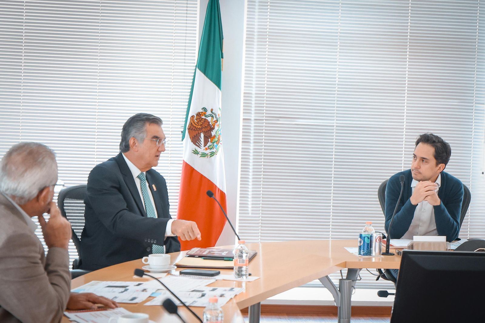 *Gestiona gobernador de Tamaulipas, con Banobras, recursos para carreteras, puentes y Puerto del Norte*