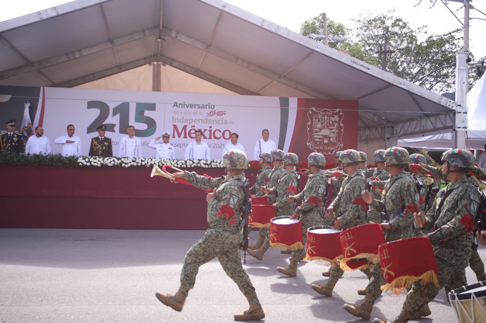 *Encabeza Américo desfile cívico-militar: Tamaulipas celebra las Fiestas Patrias en paz