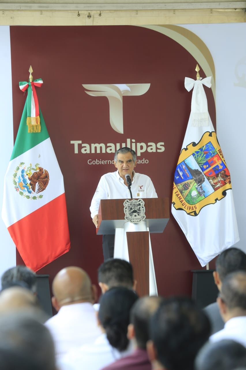 – Américo Villarreal entrega vehículos blindados a la Guardia Estatal para fortalecer tareas de vigilancia luego de ceremonia cívica