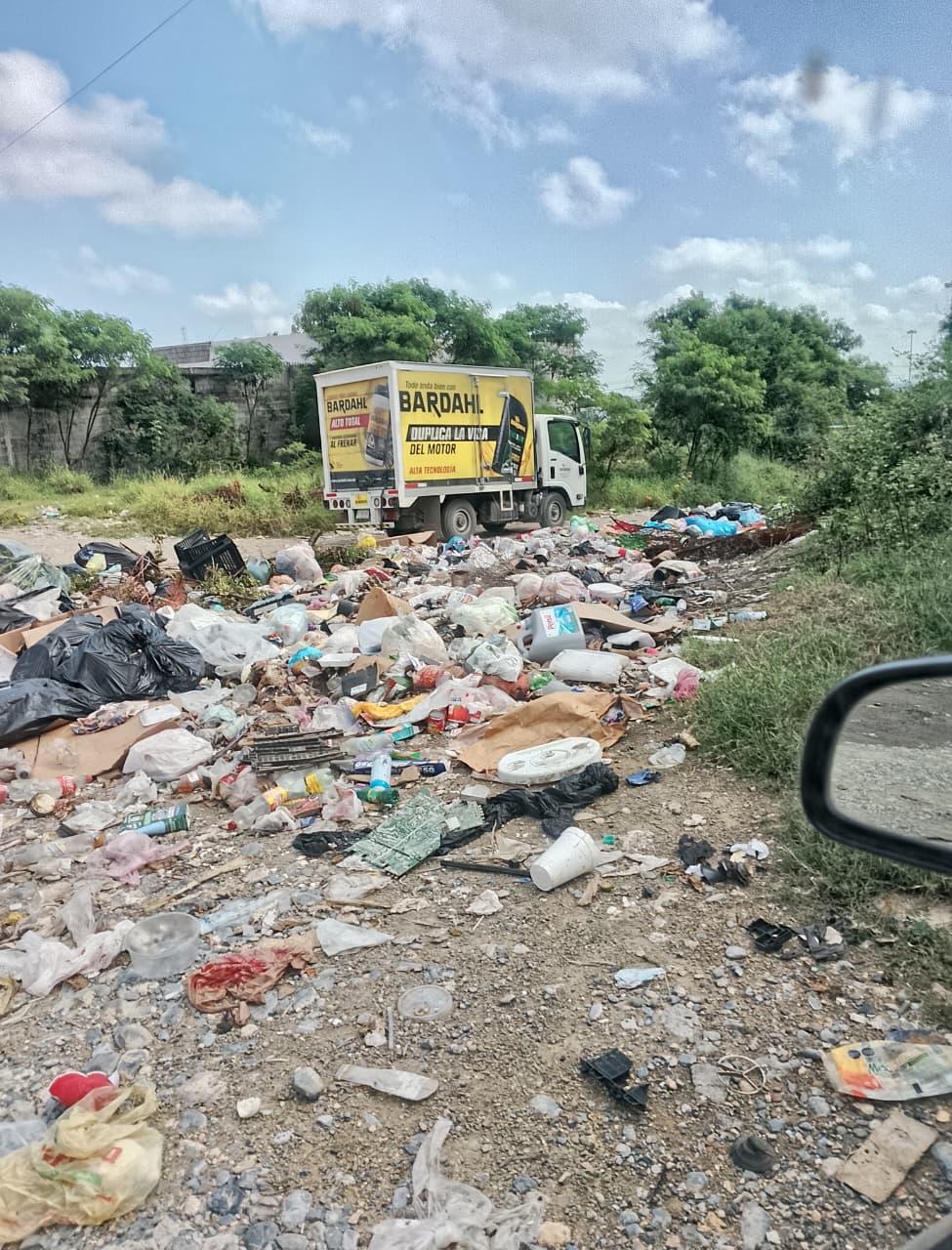 Vecinos evidencian problema de contaminación en la Marte R. Gómez