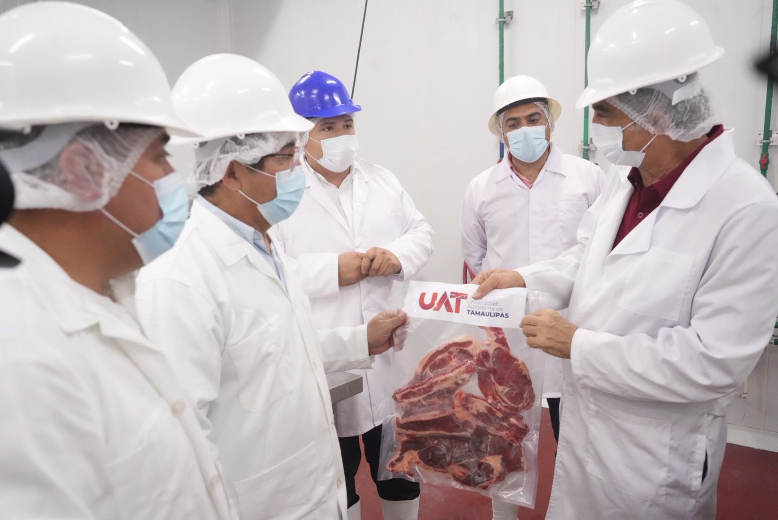 Constató el gobernador modernización del rastro de la UAT