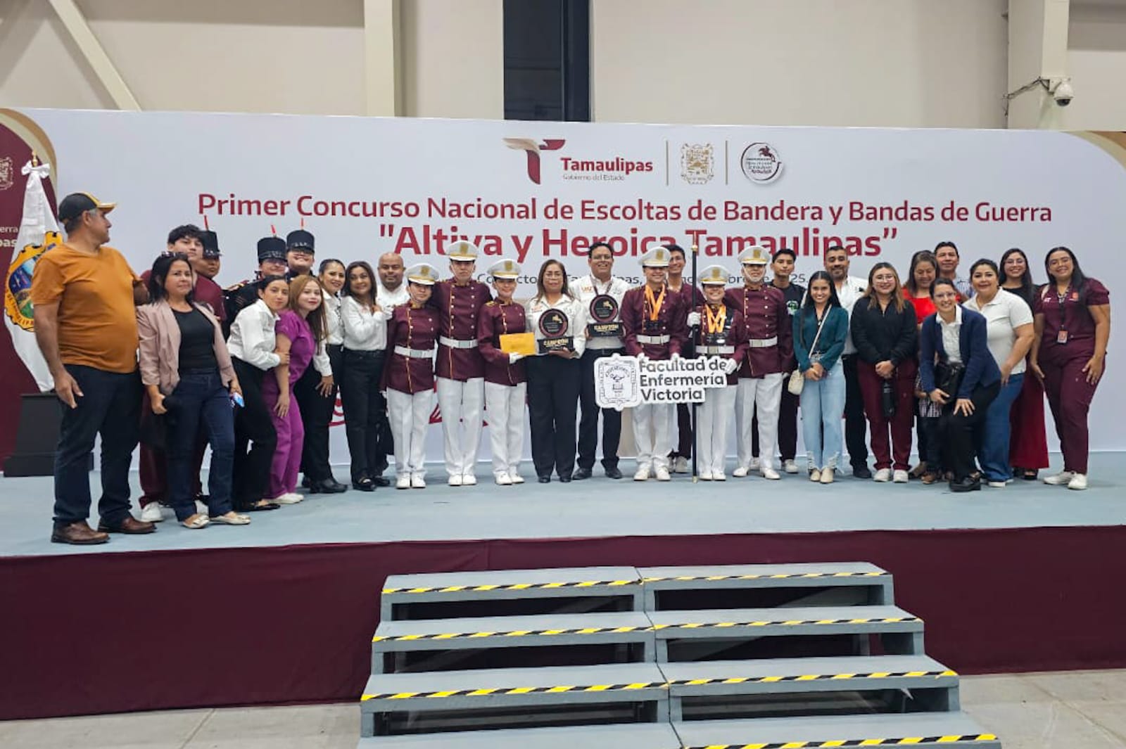 Estudiantes de la UAT obtienen primer lugar en concurso de escoltas y bandas de guerra