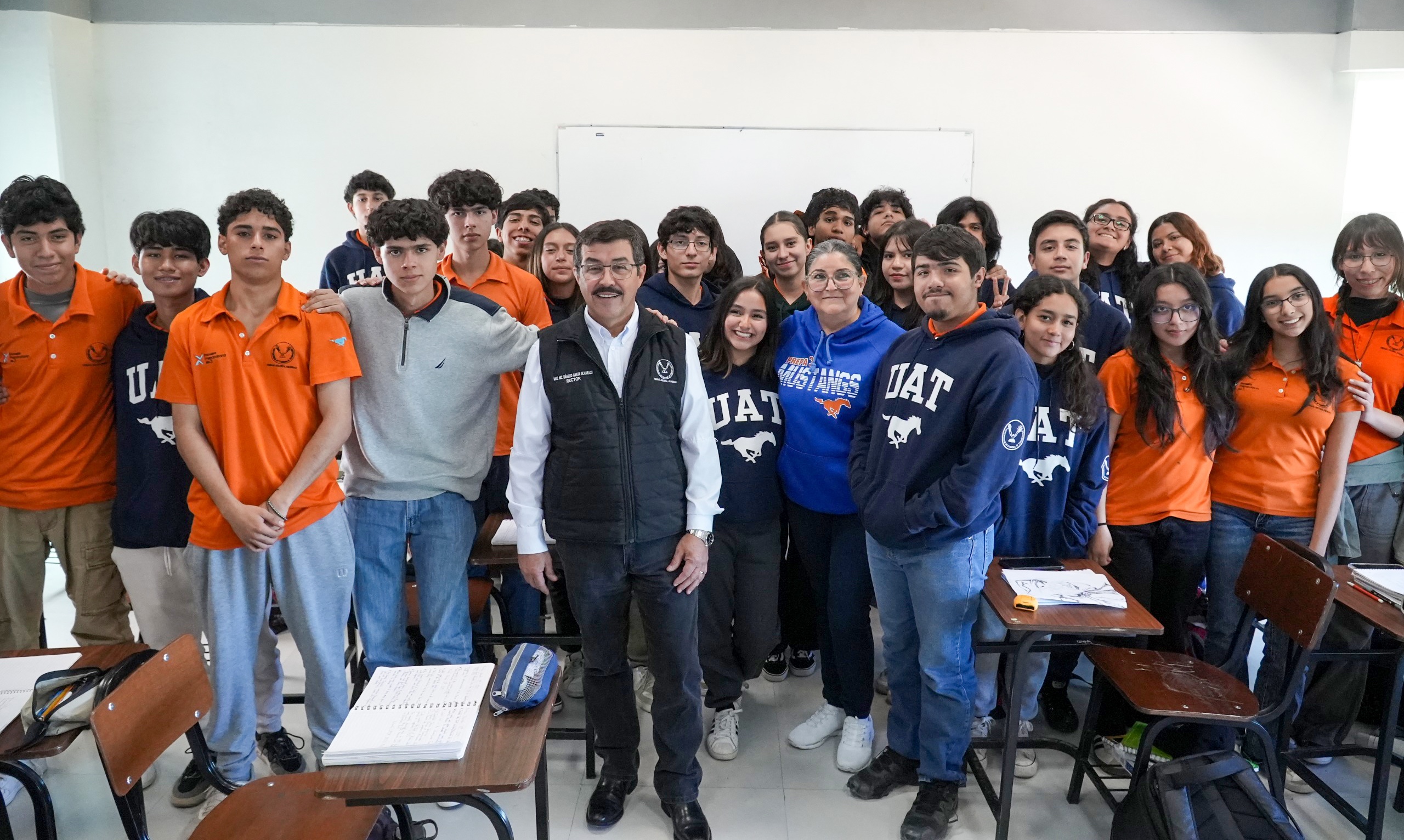 Constató rector logros y avances académicos de la Prepa 3 UAT Constató rector logros y avances académicos de la Prepa 3 UAT