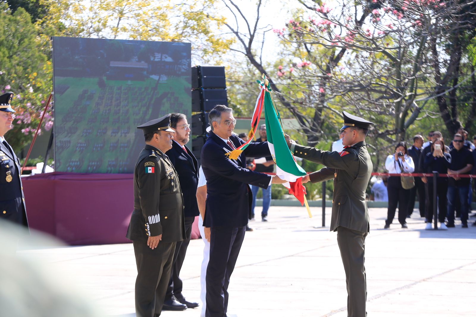 *Nada puede oponerse a un pueblo unido: Américo*