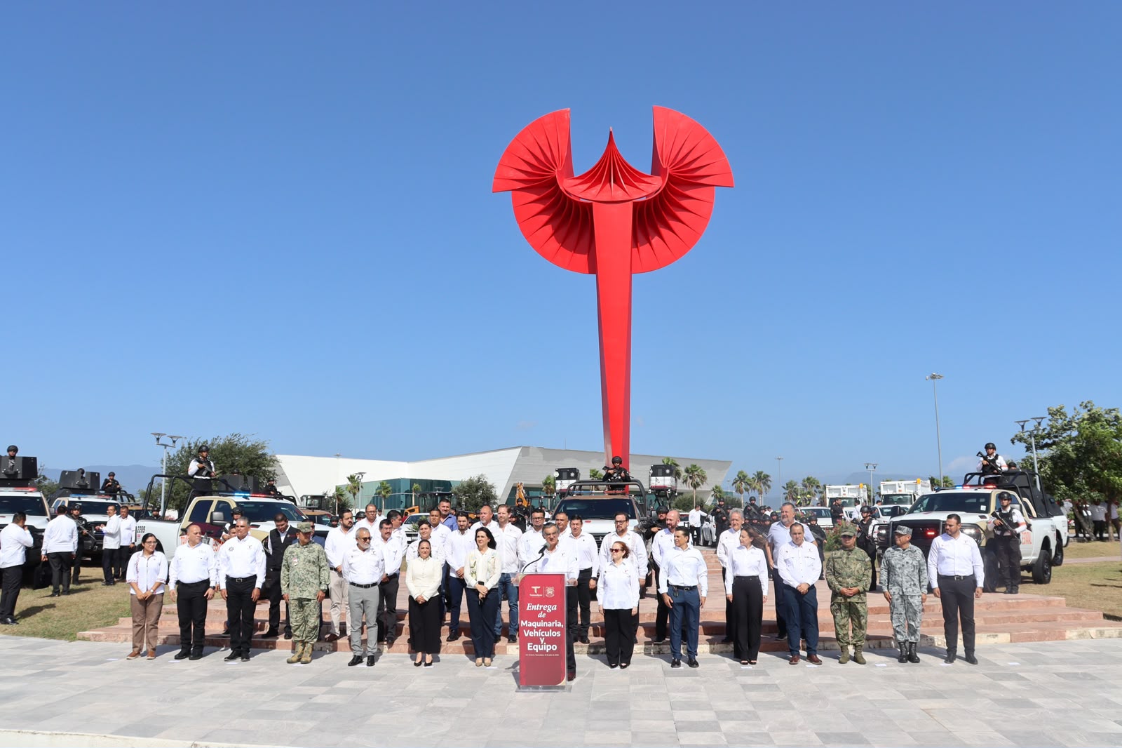 *Fortalece Américo Villarreal a la Guardia Estatal con 17 patrullas y dos torres móviles de videovigilancia* *Fortalece Américo Villarreal a la Guardia Estatal con 17 patrullas y dos torres móviles de videovigilancia*