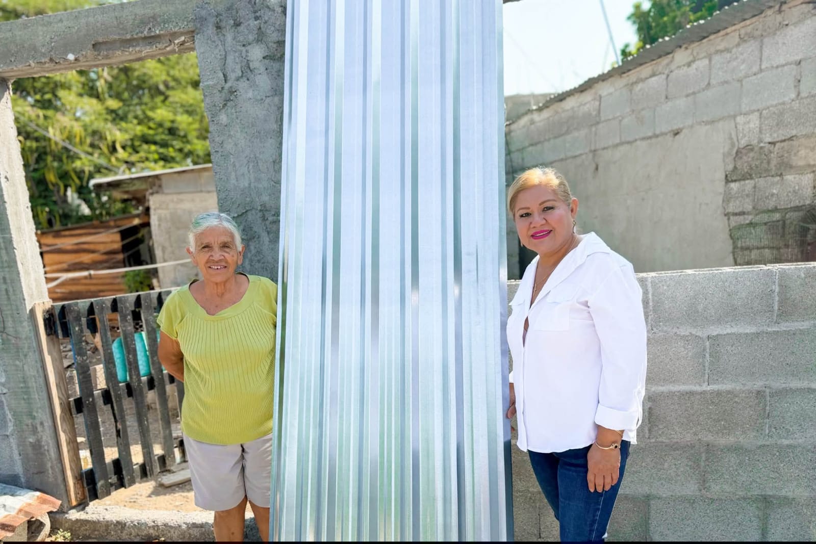 Recorre Lorena Zapata sectores de Victoria para atender a familias victorenses