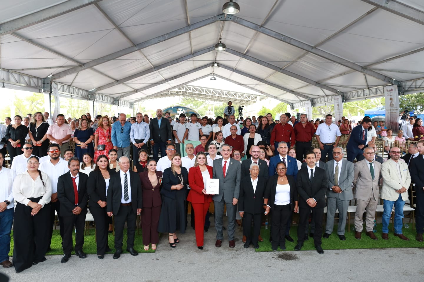 *En Abasolo, impulsa Américo nuevas alternativas para el campo, obras y gestión de viviendas*